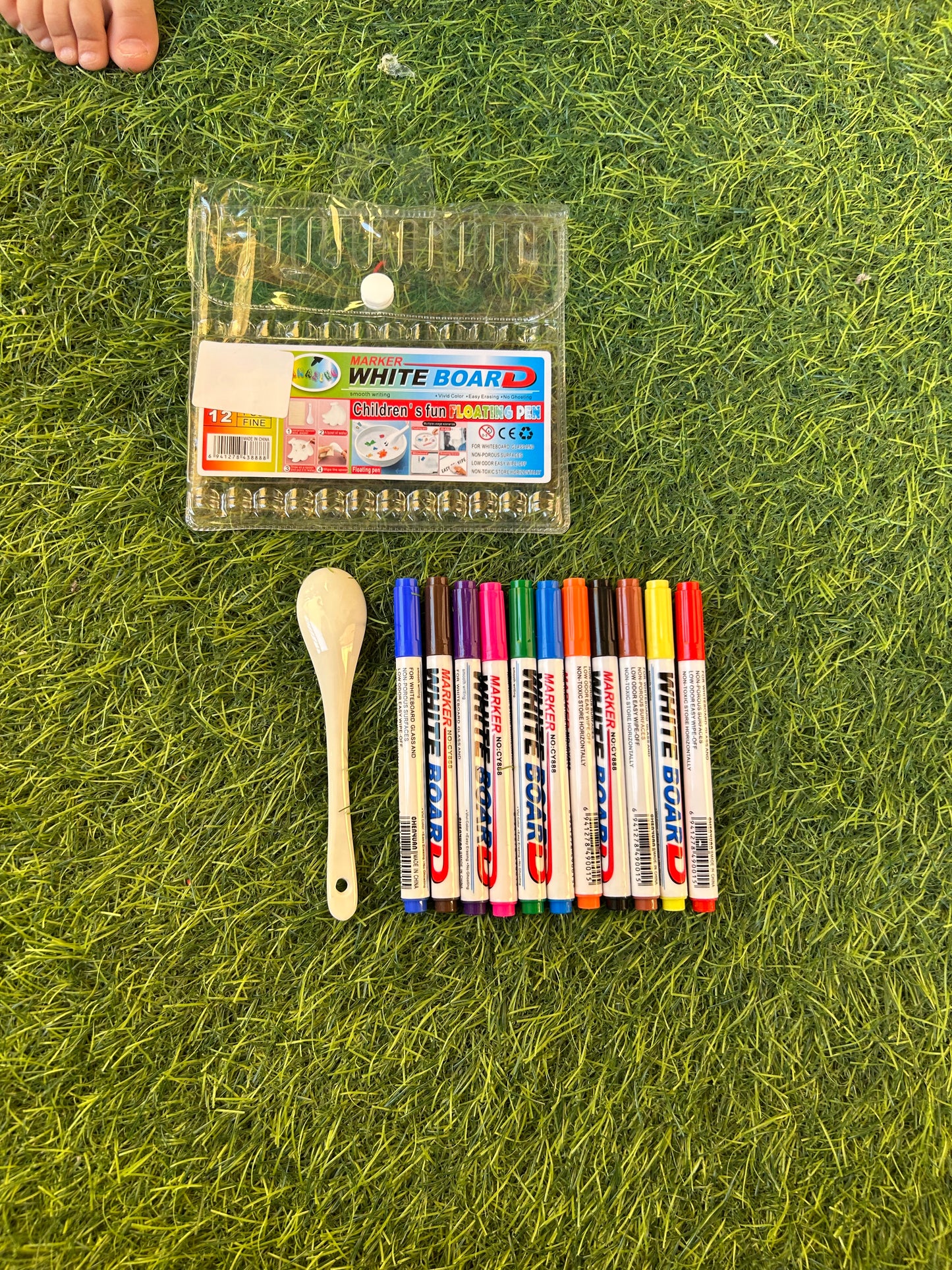 Fun floating pen