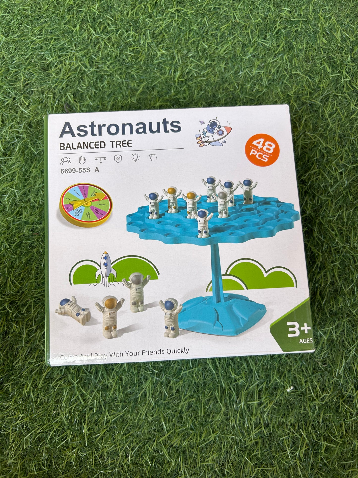 Astronauts Balance Tree