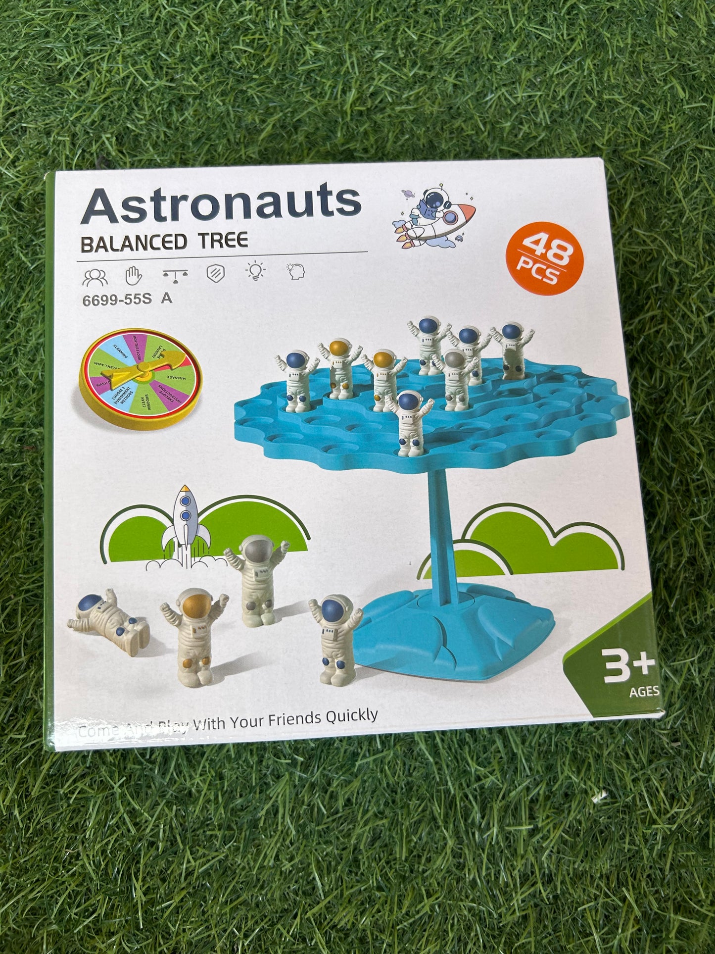 Astronauts Balance Tree