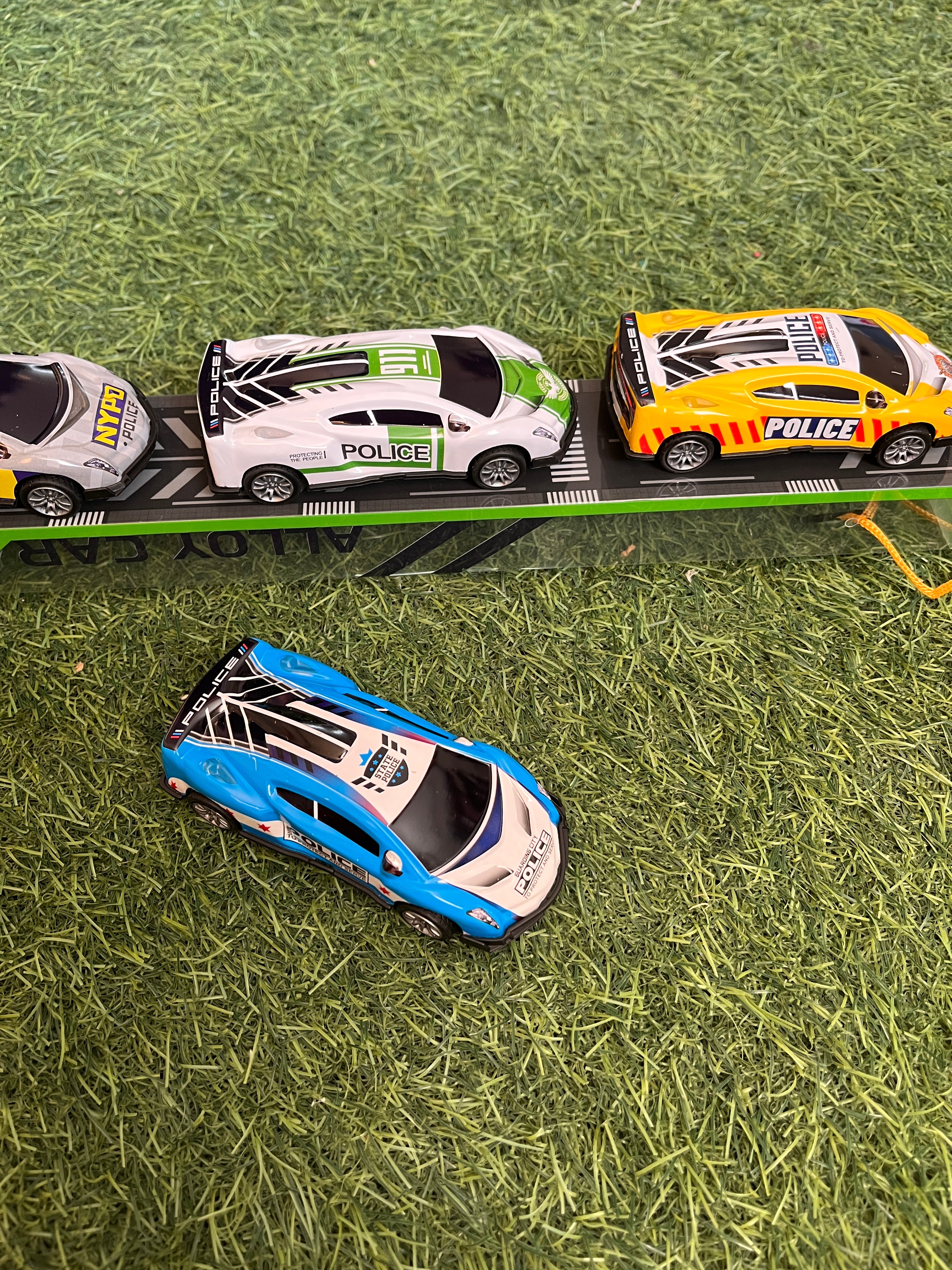 4 Metal Cars