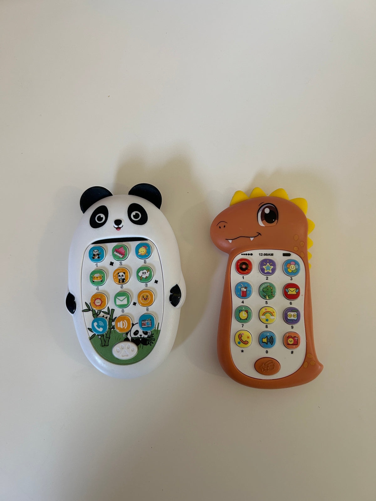 Characters Phone 📱
